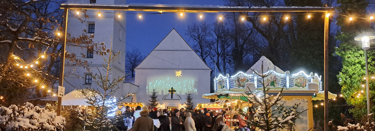 Christkindlmarkt an der Erlöserkirche