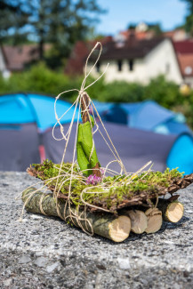Boote bauen und Zelten